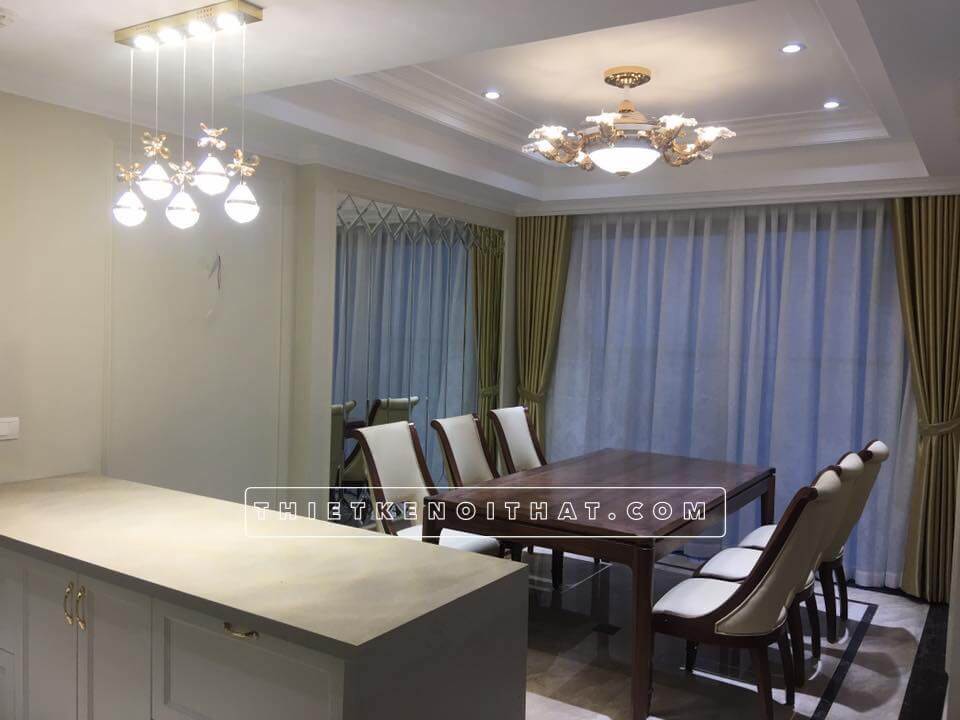 Gương ghép ô cho phòng ăn giúp nhân đôi không gian chung cư vốn tương đối nhỏ Gương ghép ô trang trí